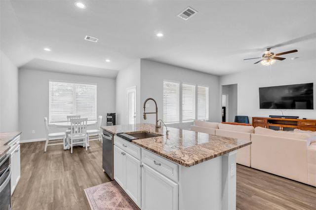 31006 Gullwing Manor Drive, Tomball, TX 77375