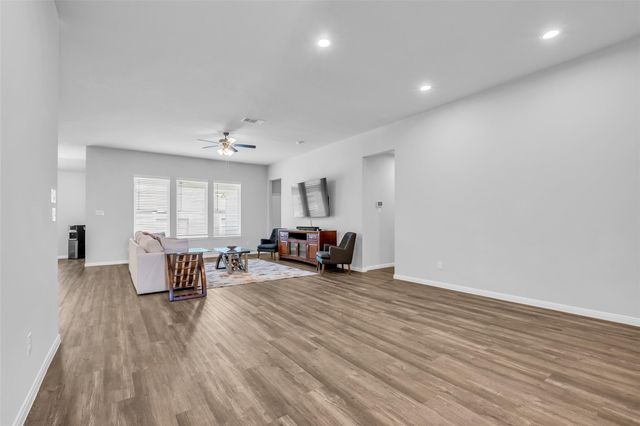 31006 Gullwing Manor Drive, Tomball, TX 77375