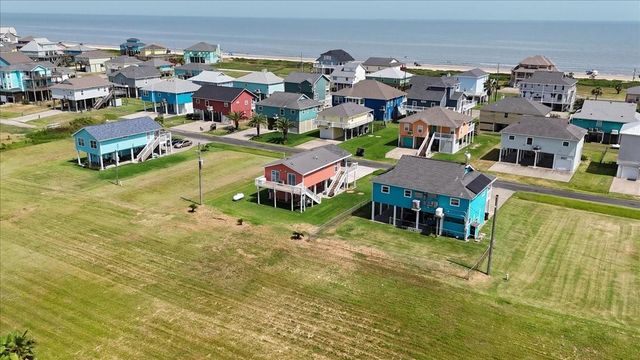 3343 Pirates Cove, Crystal Beach, TX 77650