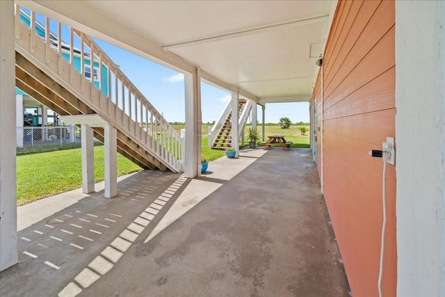3343 Pirates Cove, Crystal Beach, TX 77650