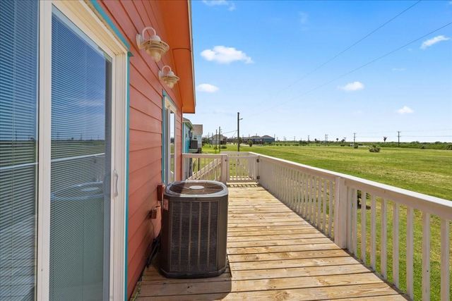 3343 Pirates Cove, Crystal Beach, TX 77650