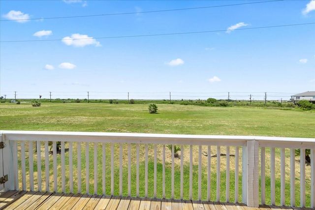 3343 Pirates Cove, Crystal Beach, TX 77650