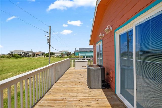 3343 Pirates Cove, Crystal Beach, TX 77650