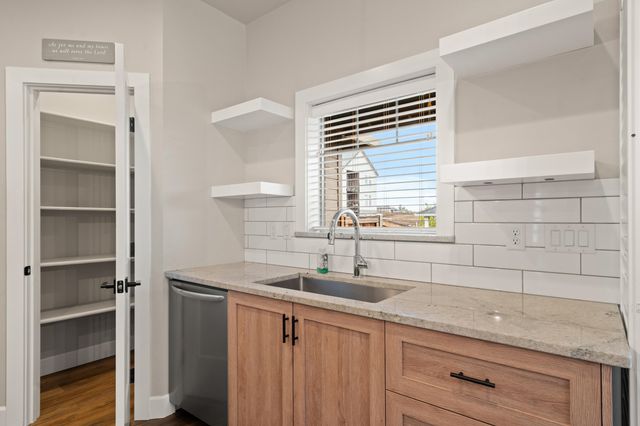 2569 Tiffin Way, Medford, OR 97504