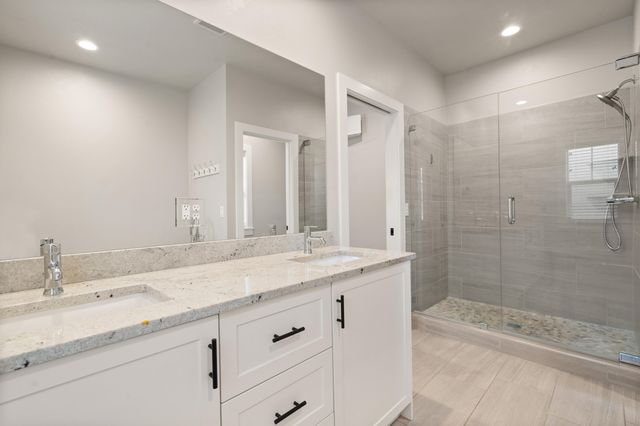 2569 Tiffin Way, Medford, OR 97504