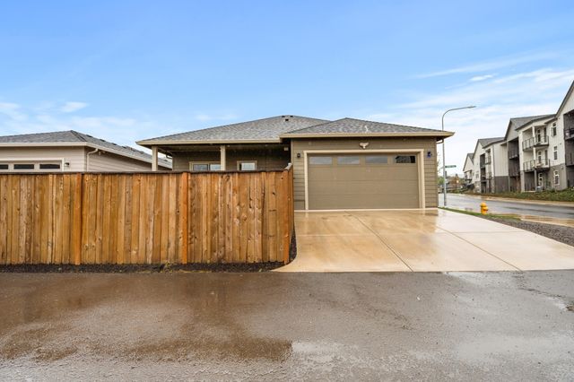 2569 Tiffin Way, Medford, OR 97504