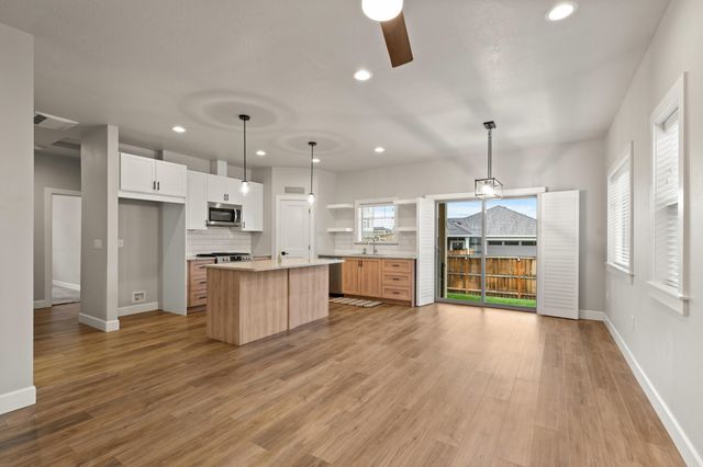 2569 Tiffin Way, Medford, OR 97504