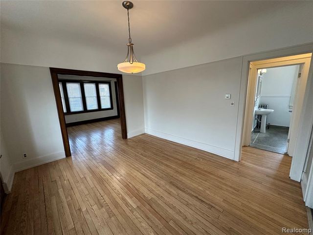 808 E 11 Mile Road, Royal Oak, MI 48067