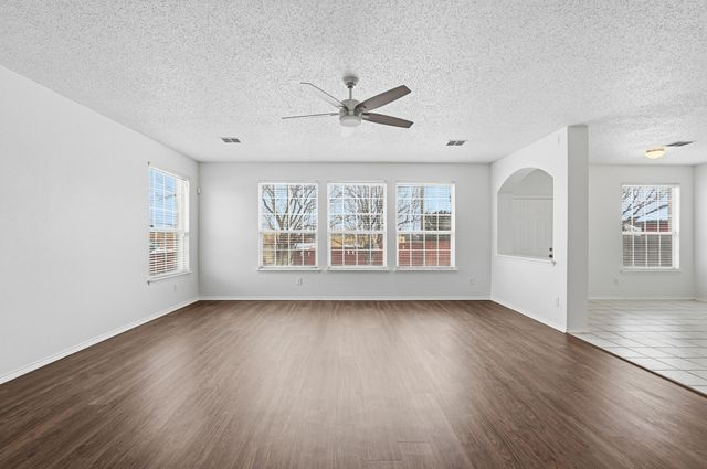 2462 Lost Mesa, Grand Prairie, TX 75052