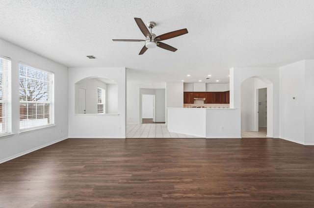 2462 Lost Mesa, Grand Prairie, TX 75052