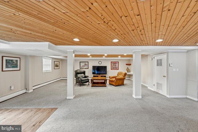 9105 SCOTT DR, Rockville, MD 20850
