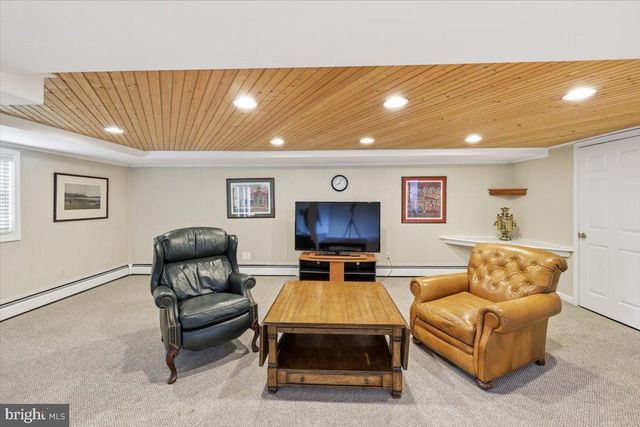 9105 SCOTT DR, Rockville, MD 20850