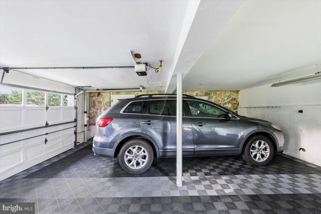 9105 SCOTT DR, Rockville, MD 20850