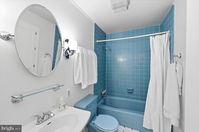 9105 SCOTT DR, Rockville, MD 20850