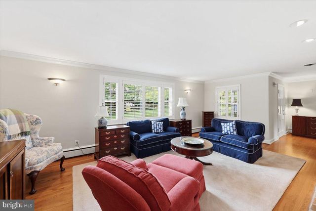 9105 SCOTT DR, Rockville, MD 20850