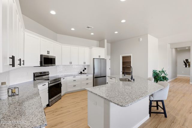 5659 W Desert Falcon Lane, Tucson, AZ 85742
