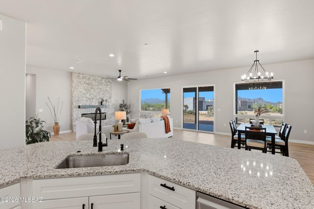 5659 W Desert Falcon Lane, Tucson, AZ 85742