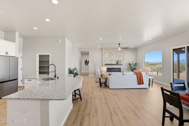 5659 W Desert Falcon Lane, Tucson, AZ 85742