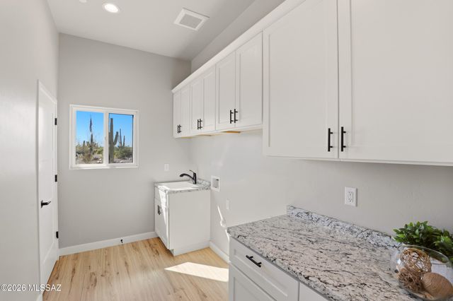 5659 W Desert Falcon Lane, Tucson, AZ 85742