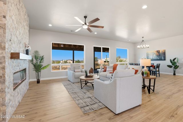 5659 W Desert Falcon Lane, Tucson, AZ 85742