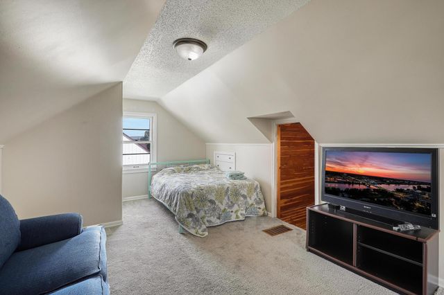 5301 Edgewood Avenue N, Crystal, MN 55428