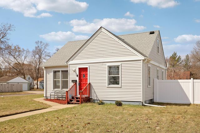 5301 Edgewood Avenue N, Crystal, MN 55428