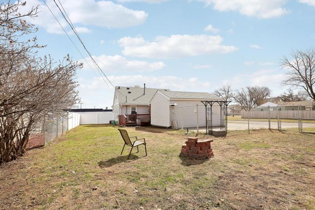 5301 Edgewood Avenue N, Crystal, MN 55428