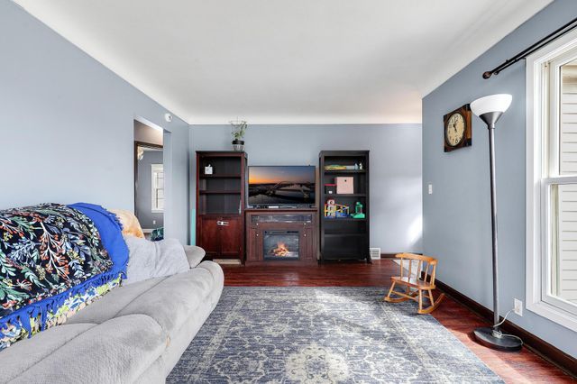 5301 Edgewood Avenue N, Crystal, MN 55428