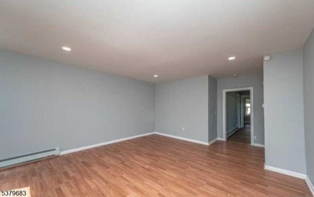 1099 Ringwood Ave, Wanaque Boro, NJ 07420