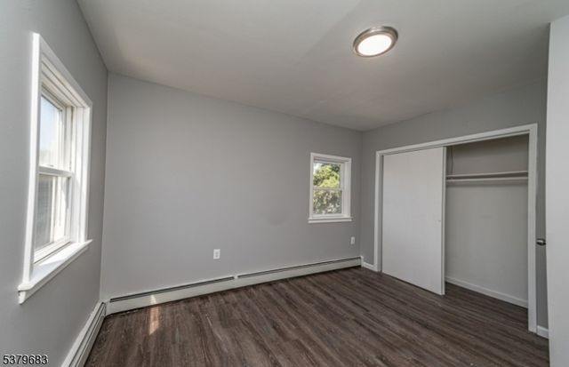 1099 Ringwood Ave, Wanaque Boro, NJ 07420