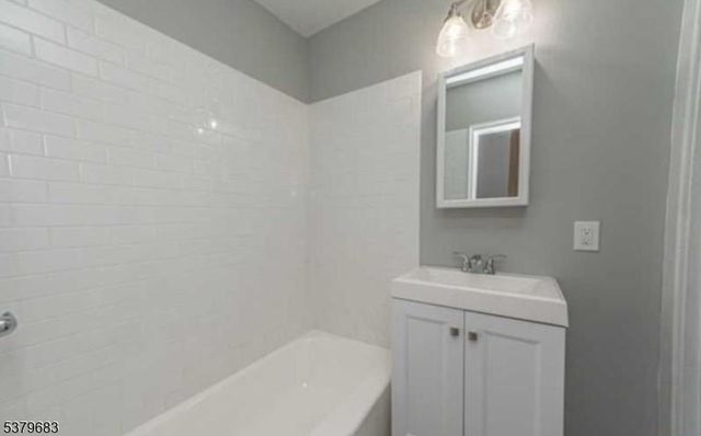 1099 Ringwood Ave, Wanaque Boro, NJ 07420