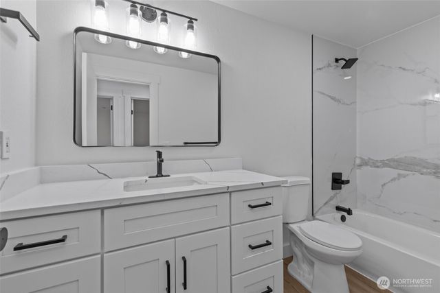 6582 NE Pear Street, Suquamish, WA 98392