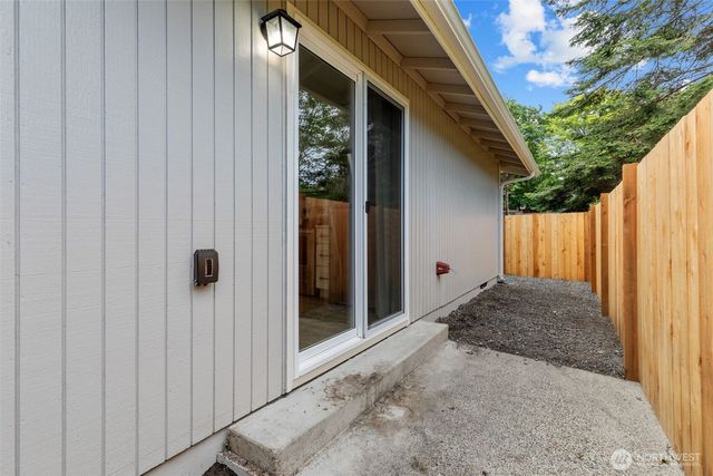 6582 NE Pear Street, Suquamish, WA 98392