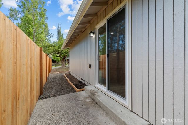 6582 NE Pear Street, Suquamish, WA 98392