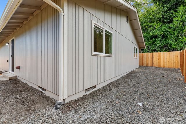 6582 NE Pear Street, Suquamish, WA 98392