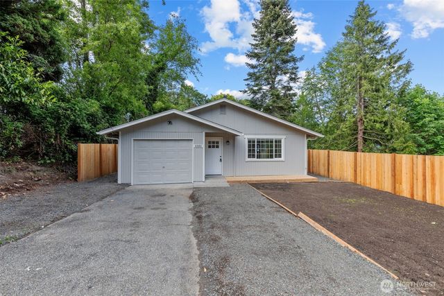 6582 NE Pear Street, Suquamish, WA 98392