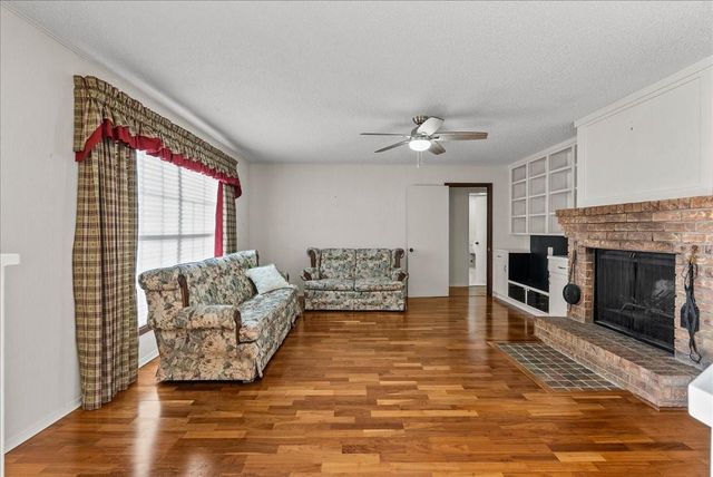 8960 County Road 505, Brazoria, TX 77422