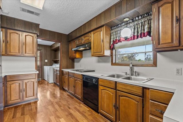 8960 County Road 505, Brazoria, TX 77422