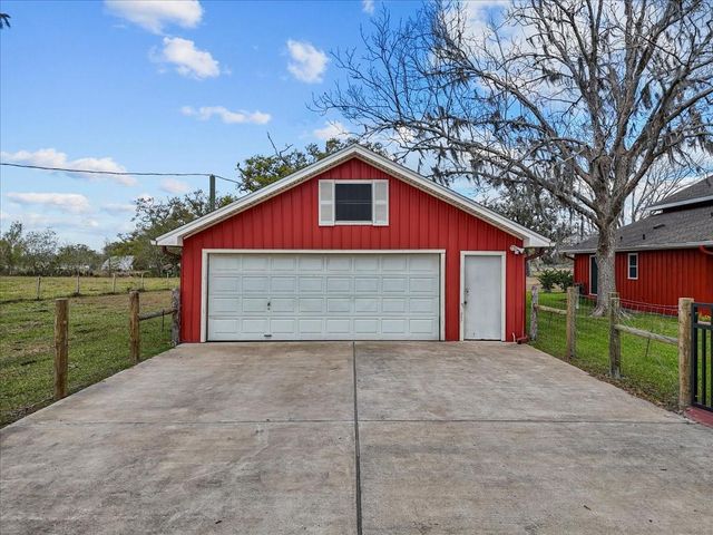 8960 County Road 505, Brazoria, TX 77422