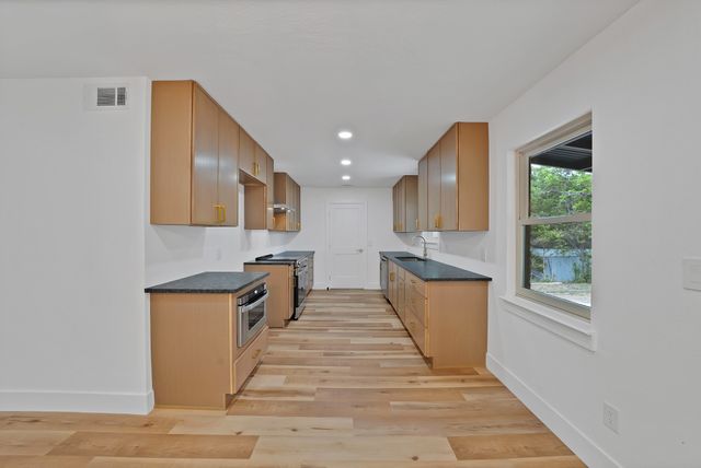 5617 Wharton Drive, Fort Worth, TX 76133