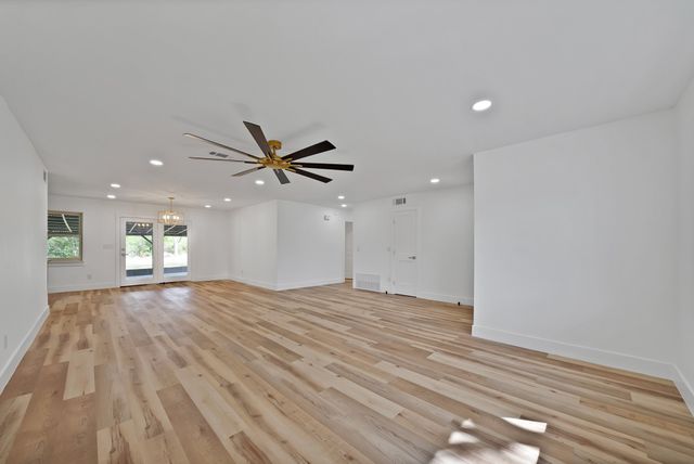 5617 Wharton Drive, Fort Worth, TX 76133