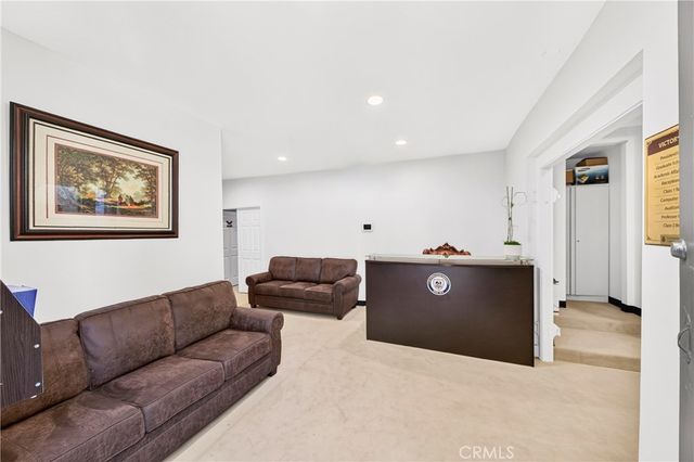 450 W Holt Avenue, Pomona, CA 91768