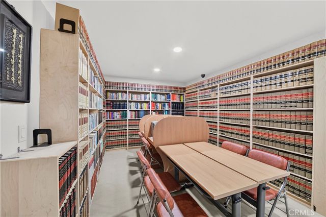 450 W Holt Avenue, Pomona, CA 91768