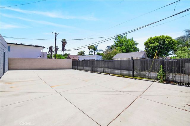 450 W Holt Avenue, Pomona, CA 91768