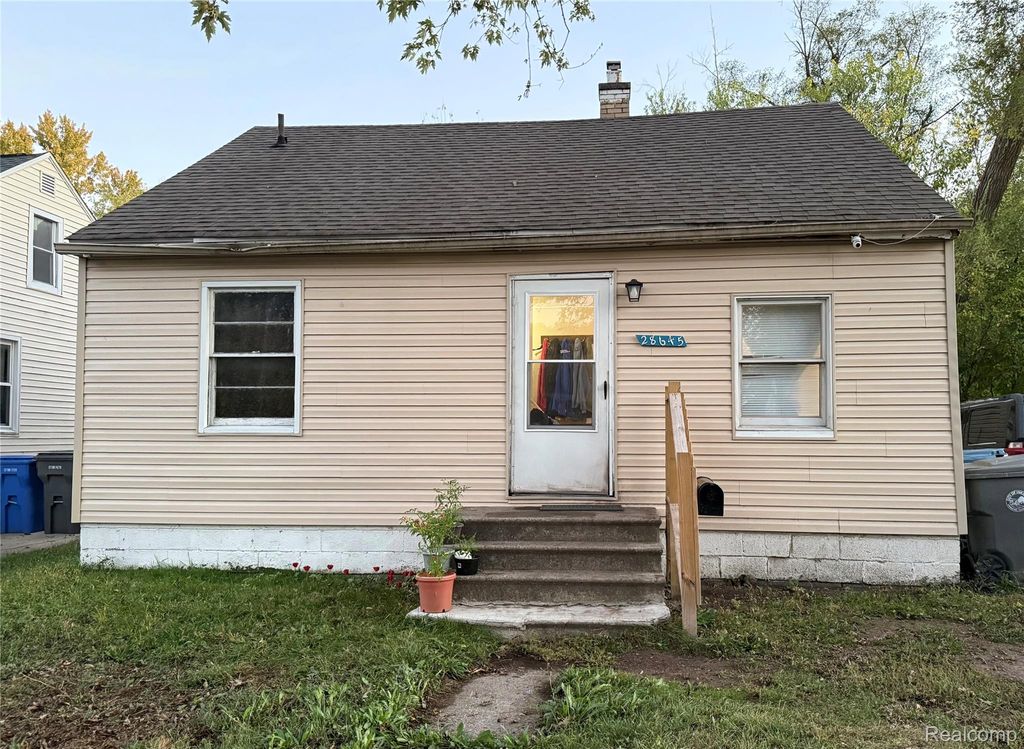 28645 Glenwood Street, Inkster, MI 48141