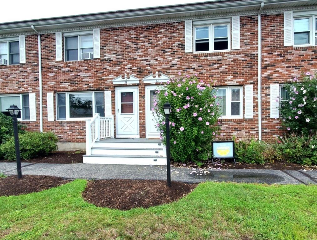 28 Douglas Drive 28, East Bridgewater, MA 02333