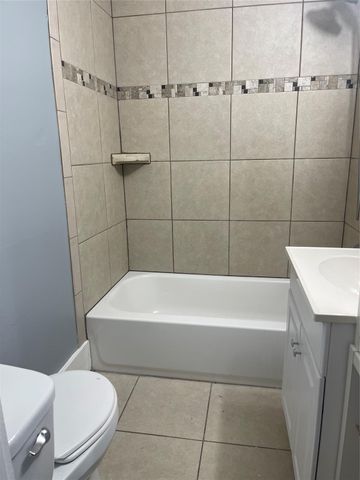 1017 S Kansas Street, La Porte, TX 77571