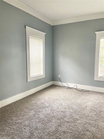 1017 S Kansas Street, La Porte, TX 77571