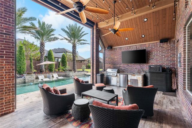 39 Camden Oaks Lane, Montgomery, TX 77356