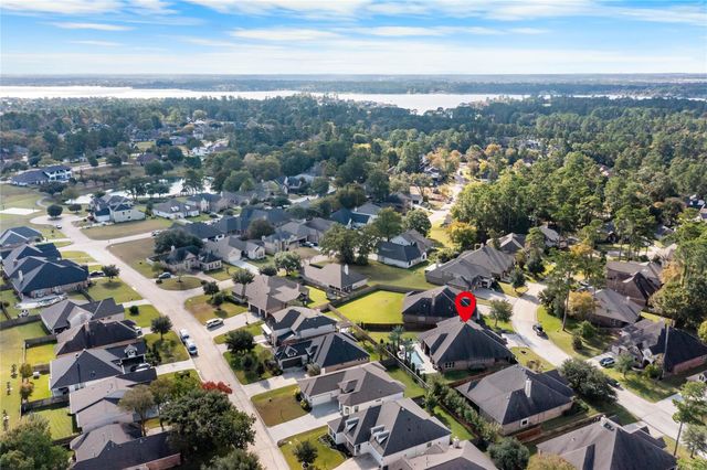 39 Camden Oaks Lane, Montgomery, TX 77356